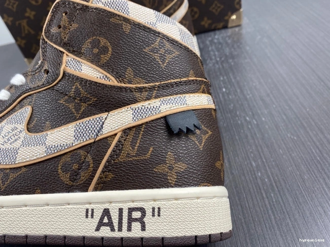 HYPE Jordan OFF-WHITE 1 x Air LV 0723